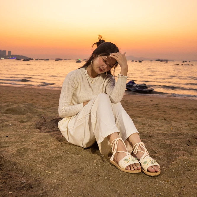 Daisy Tie Slides